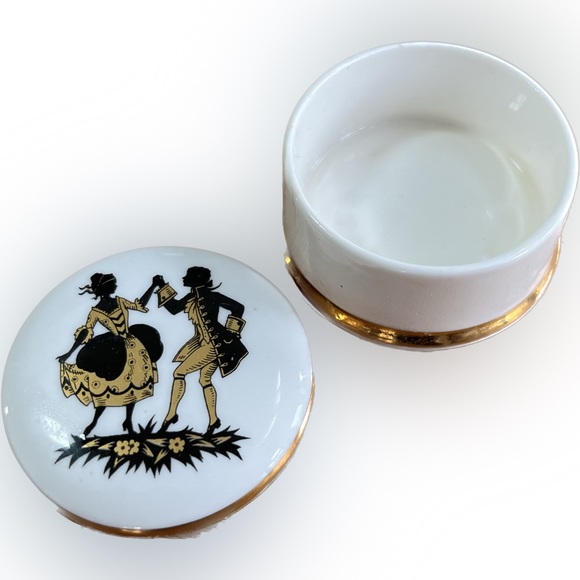 Vintage “Fenton China Company” Bone China TRINKET DISH. - Picture 2 of 4